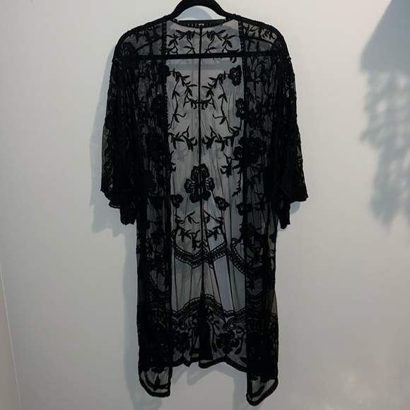 Source Unknown Tops - ✨HP✨ GORGEOUS BOHO LACE DUSTER/KIMONO
